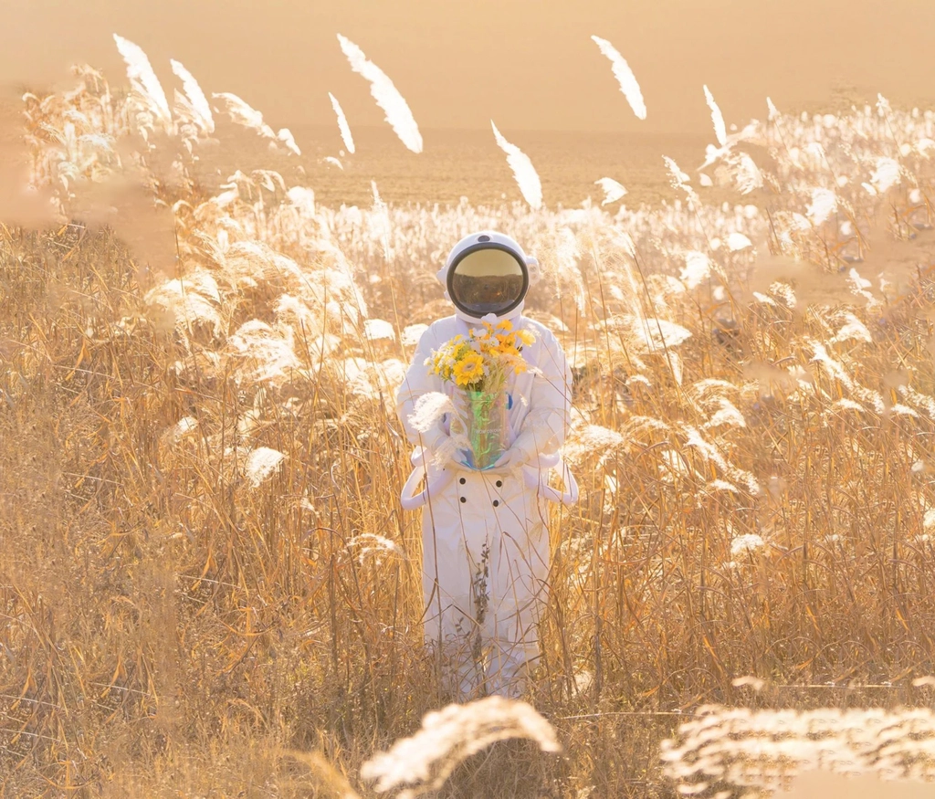 Hình nền máy tính phi hành gia dễ thương