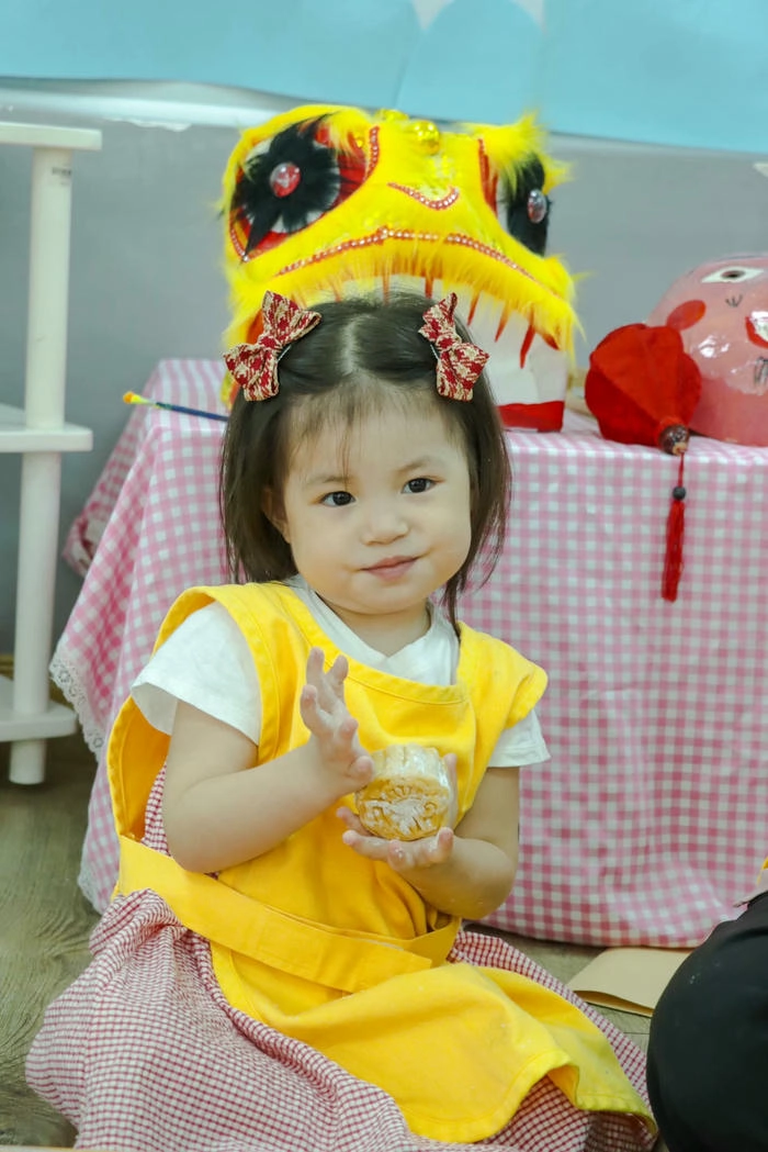 Ảnh của bé Pam cute gây thương nhớ