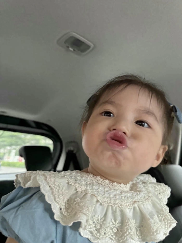 Ảnh em bé Pam cute cực dễ thương