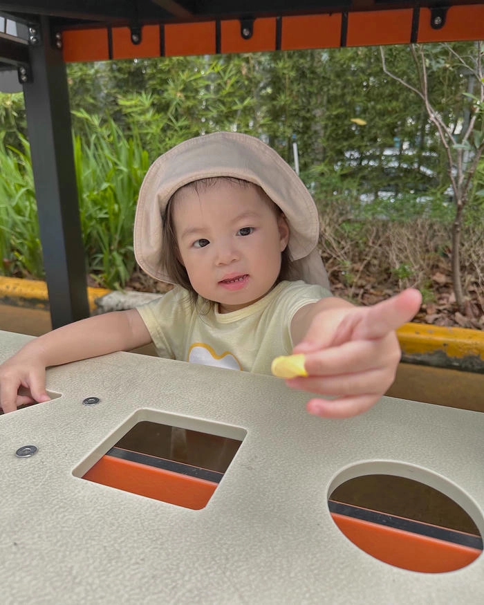 Ảnh em bé Pam cute cực ngộ nghĩnh