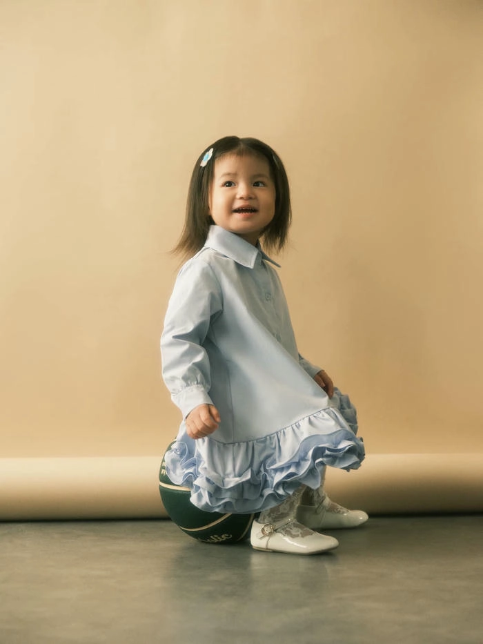 Ảnh em bé Pam cute với biểu cảm dễ thương