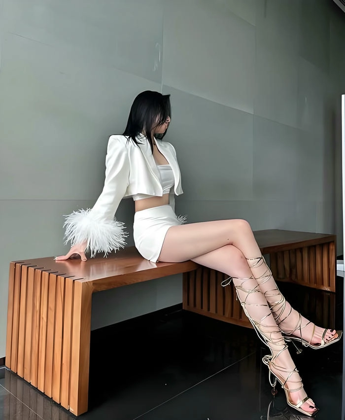 Ảnh gái chân dài Trung Quốc khiến fan mê mẩn