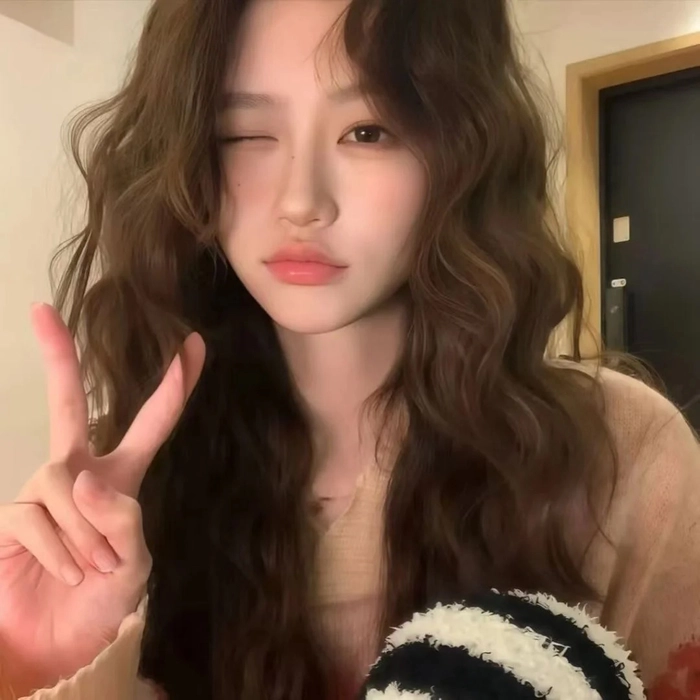 Gái Trung Quốc cute khoe vẻ đẹp trong trẻo cuốn hút