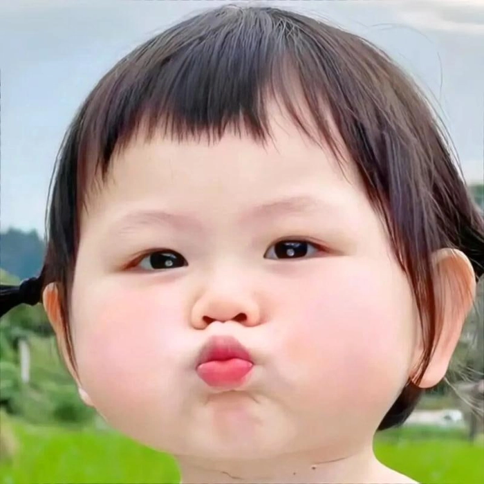 Khoảnh khắc meme em bé dễ thương siêu hài