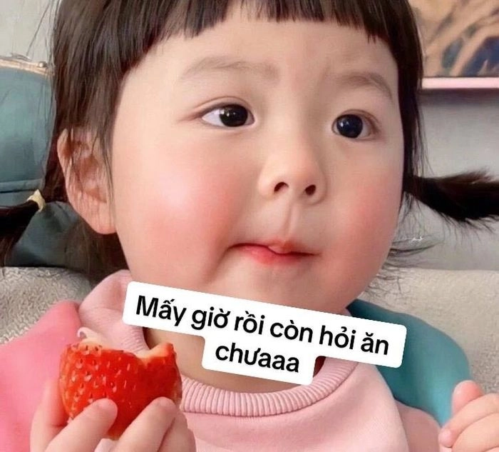 Meme em bé cute khiến mạng xã hội bùng nổ