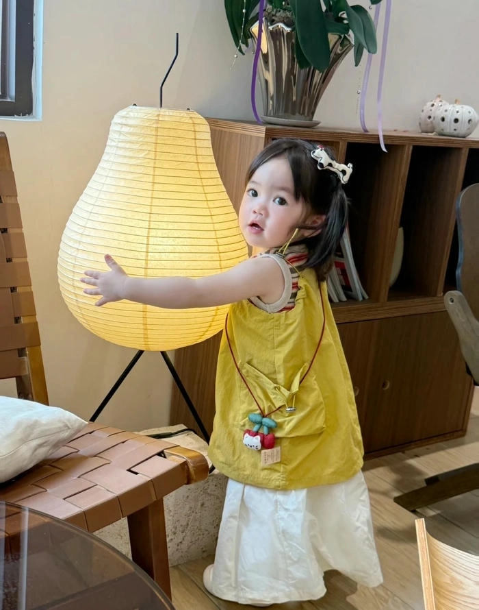 Ảnh 2 em bé cute cực đáng yêu