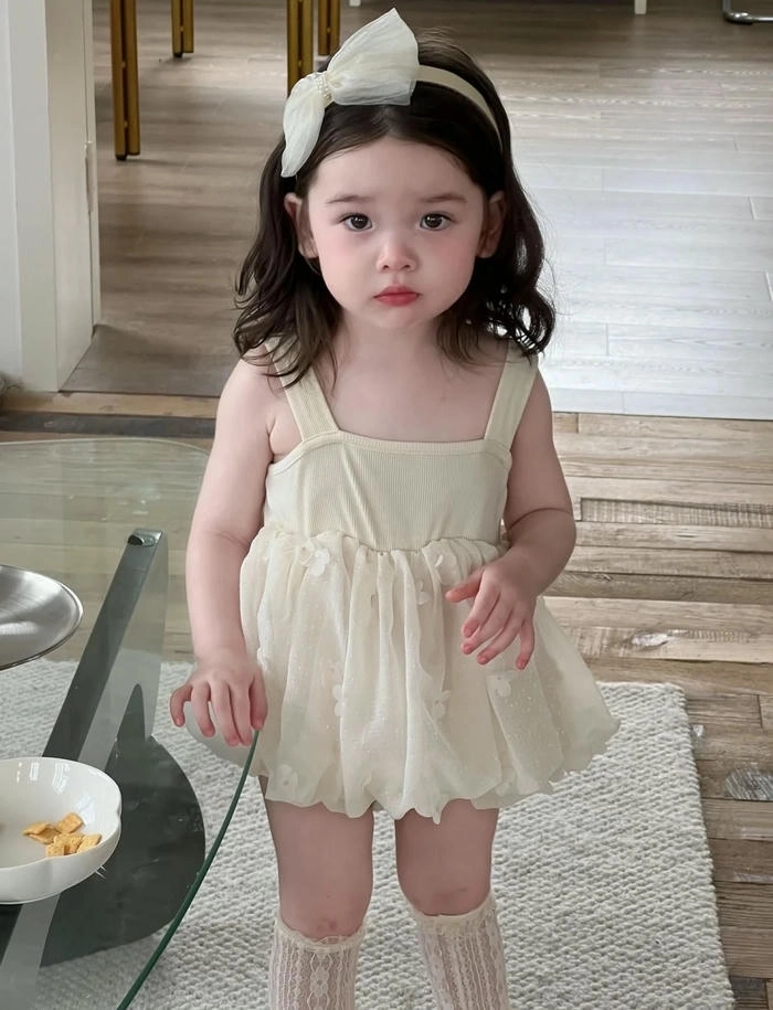 Ảnh 2 em bé cute cực kỳ dễ thương
