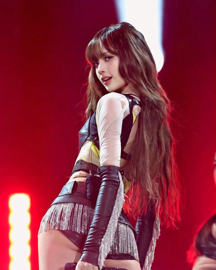 Ảnh Lisa Blackpink cute thần thái đỉnh