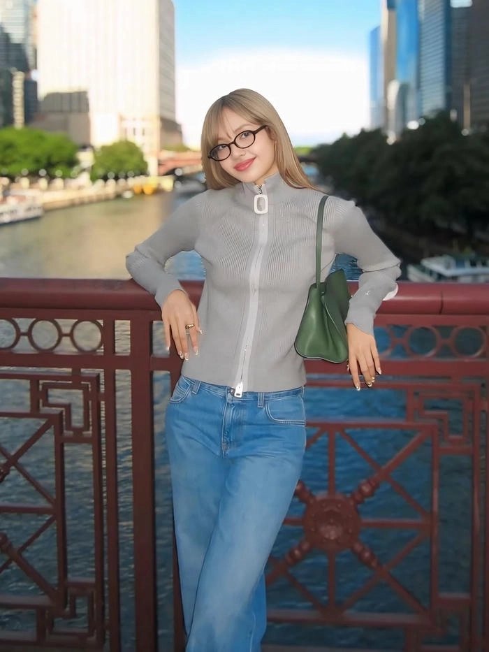 Ảnh Lisa cute mới nhất dễ thương