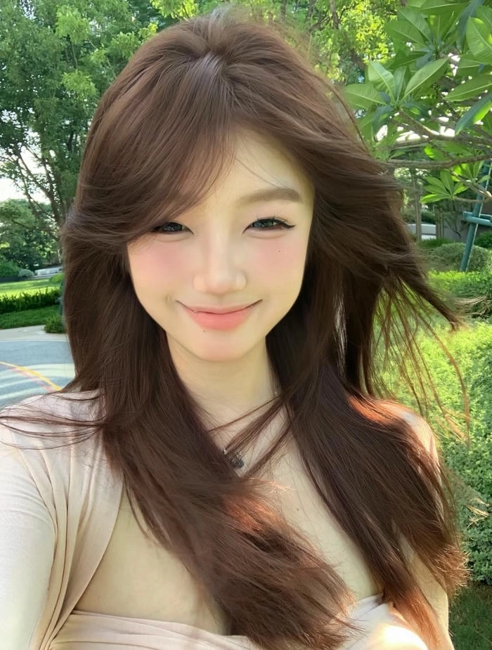 Ảnh gái xinh cute 2K8 cười tươi