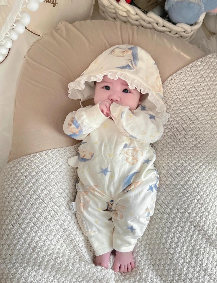 Ảnh trẻ con đáng yêu trong trẻo