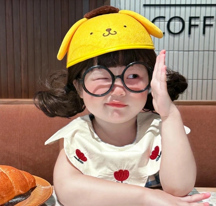 Hình ảnh trẻ em cute nụ cười rạng rỡ