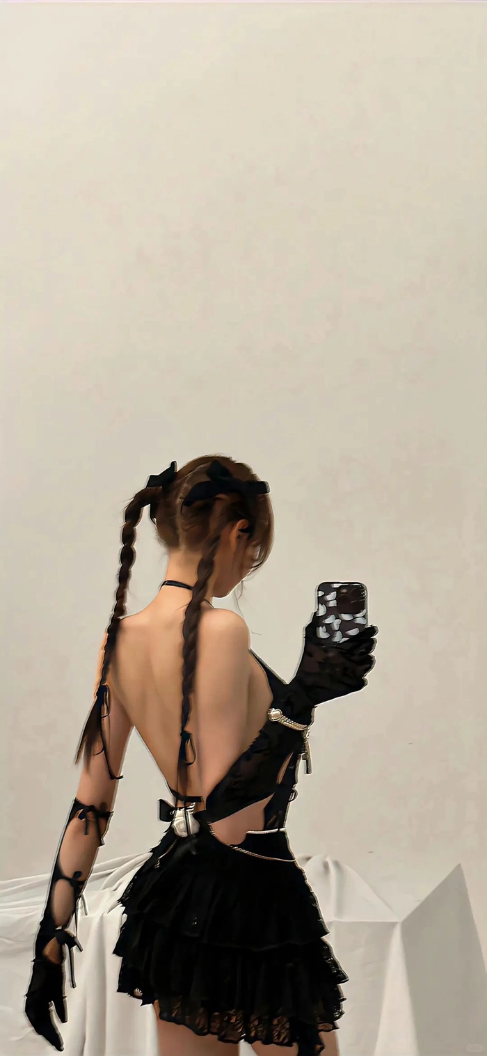 Hình nền điện thoại cô gái quay lưng cute