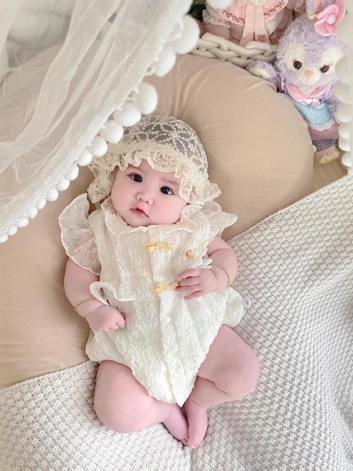 Hình nền em bé sơ sinh cute cực dễ thương