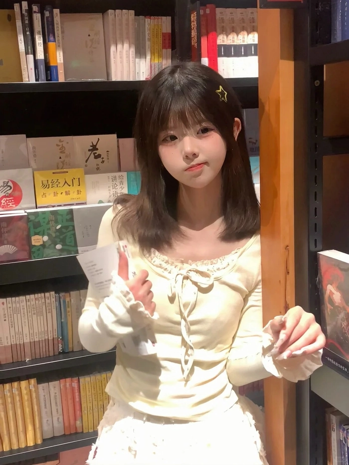 Hình nền gái cute tinh nghịch