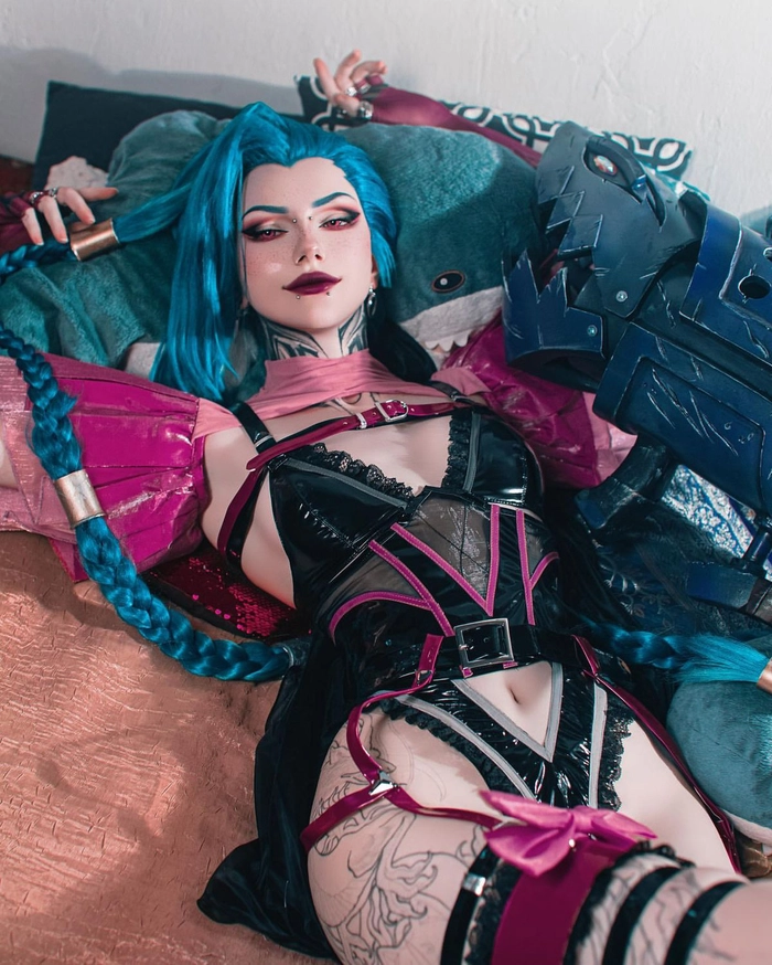 Cosplay Jinx Arcane đẹp quyến rũ