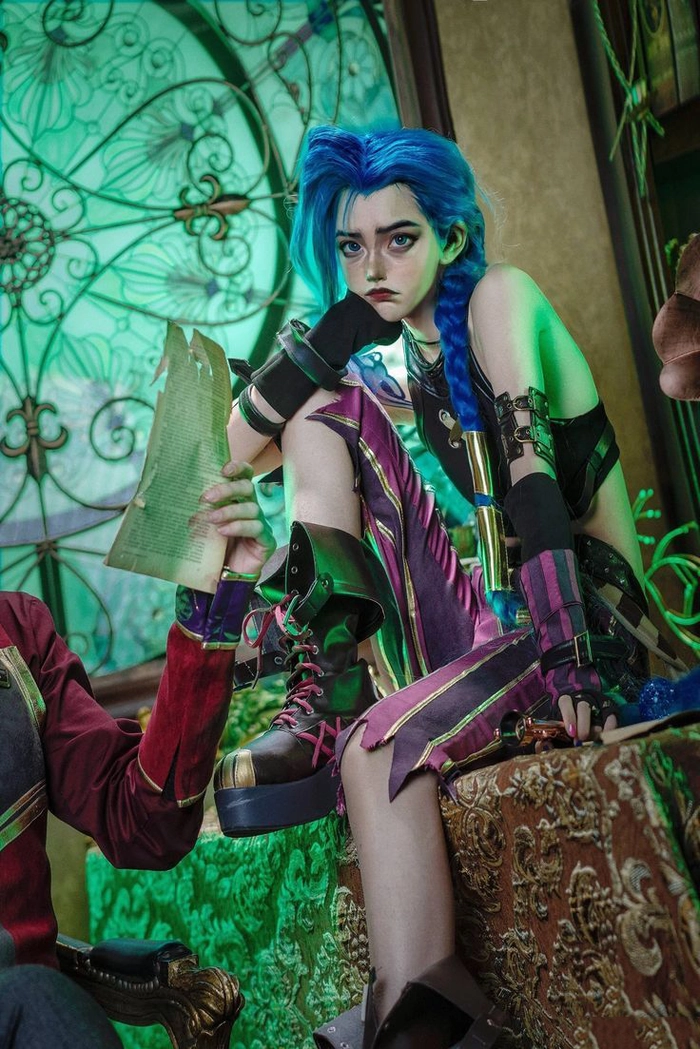 Cosplay Jinx đẹp ngầu và quyến rũ