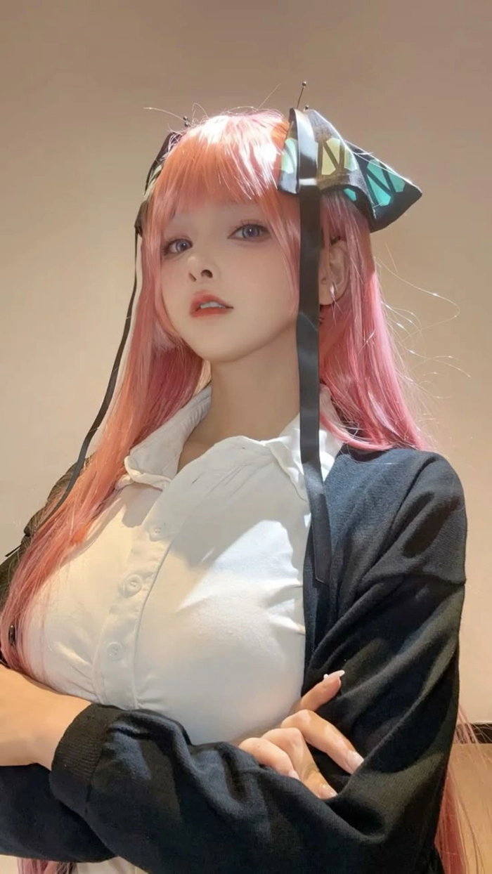Cosplay Nino thần thái hút mắt