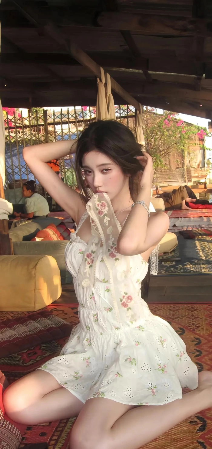 Hình nền cô gái ngầu cá tính riêng biệt