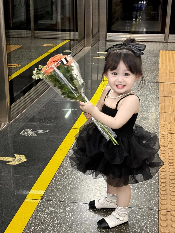 Hình nền em bé gái đáng yêu nhất