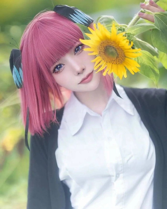 Nino Nakano cosplay quyến rũ