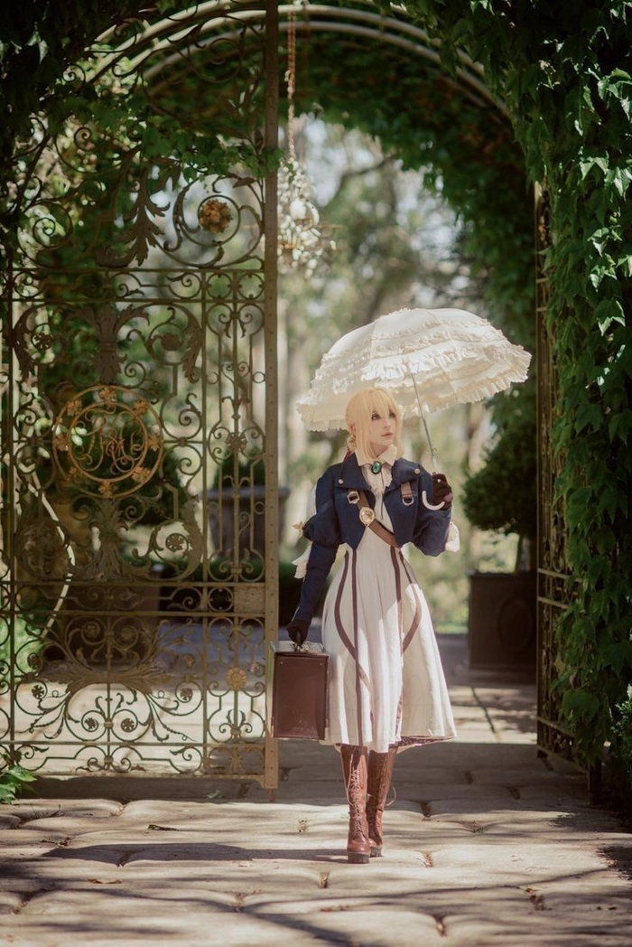 Violet Evergarden cosplay đa phong cách